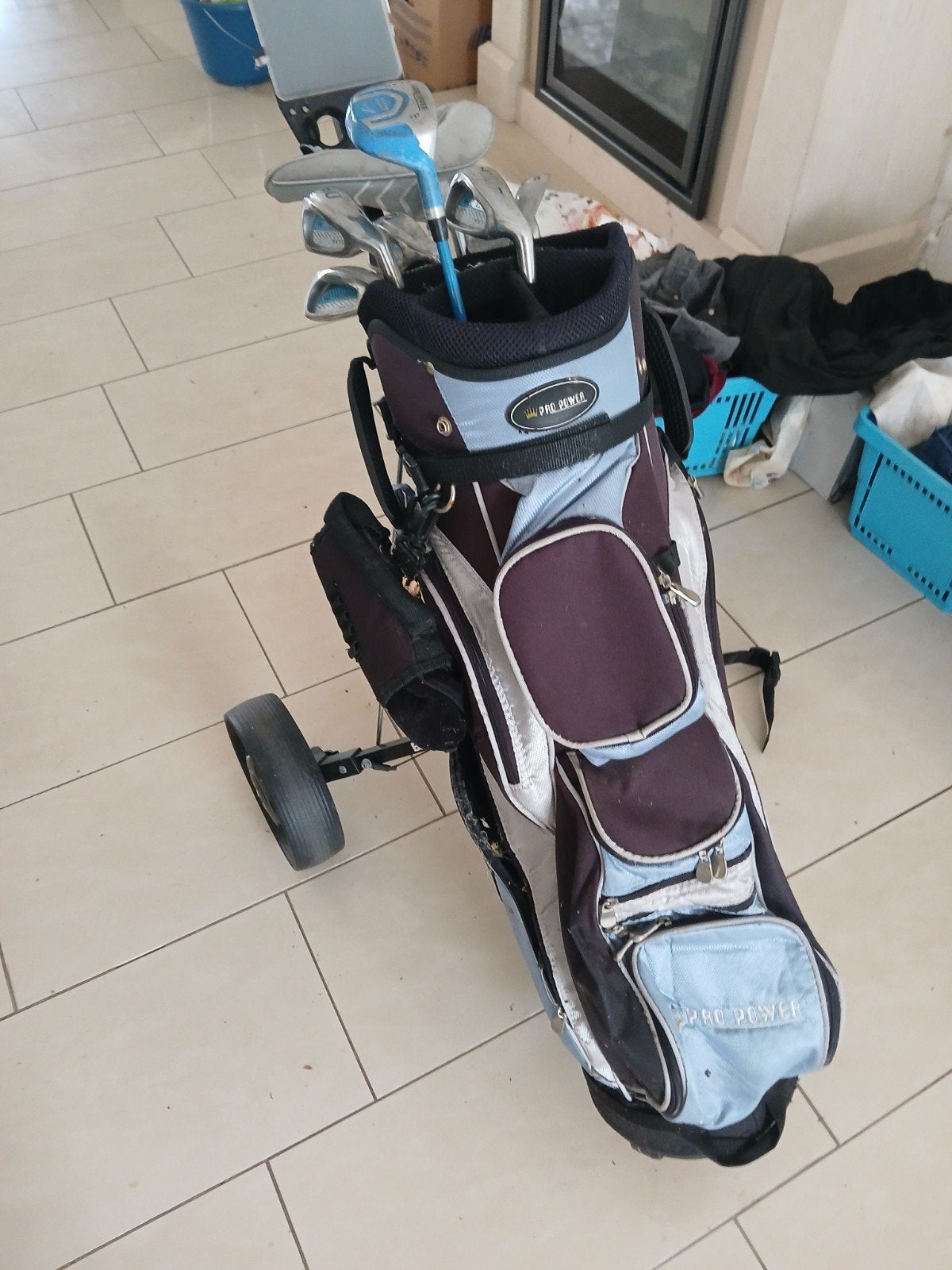 Golftas incl clubs, toebehoren en 3 golfballen, Ophalen of Verzenden, Zo goed als nieuw, Set, Overige merken