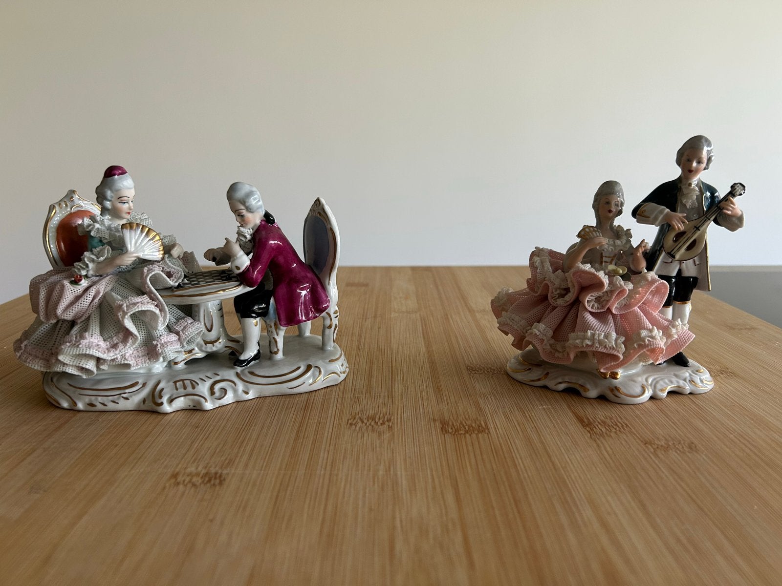 2 Sandizell Porseleinen Beeldjes - Dresden, Antiek en Kunst, Ophalen of Verzenden