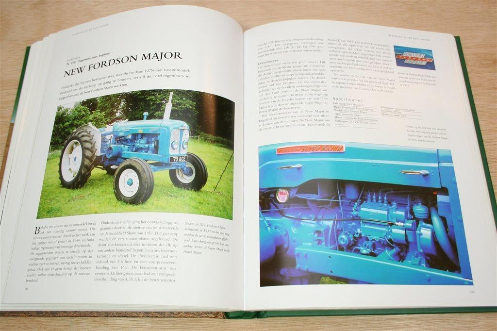 Tractoren uit de Wereld — 1892-2004 — Rijk Geïllustreerd, Boeken, Ophalen of Verzenden, Zo goed als nieuw, Tractor en Landbouw