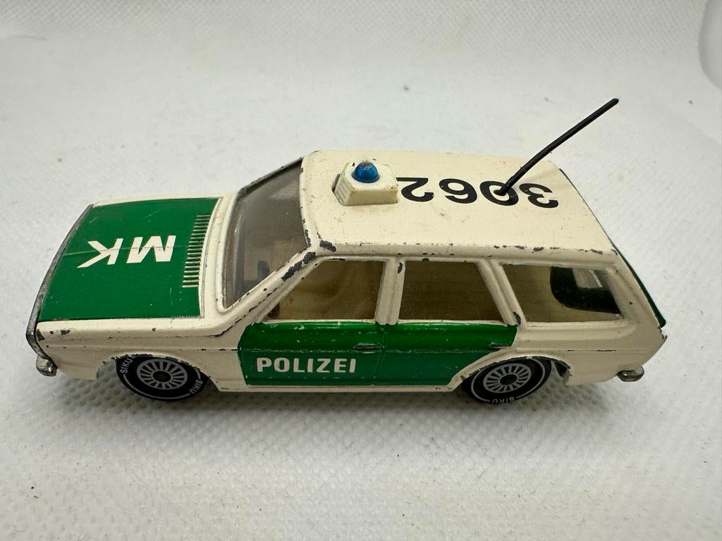 Siku 1029 VW Passat Variant Polizei - Made in West Germany, Ophalen of Verzenden, Gebruikt, Auto
