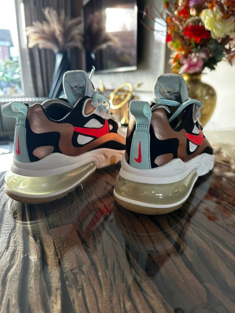 Als nieuw.!! Dames NIKE Air Max 270 React, zie foto’s…, Kleding | Dames, Schoenen, Zo goed als nieuw, Ophalen of Verzenden
