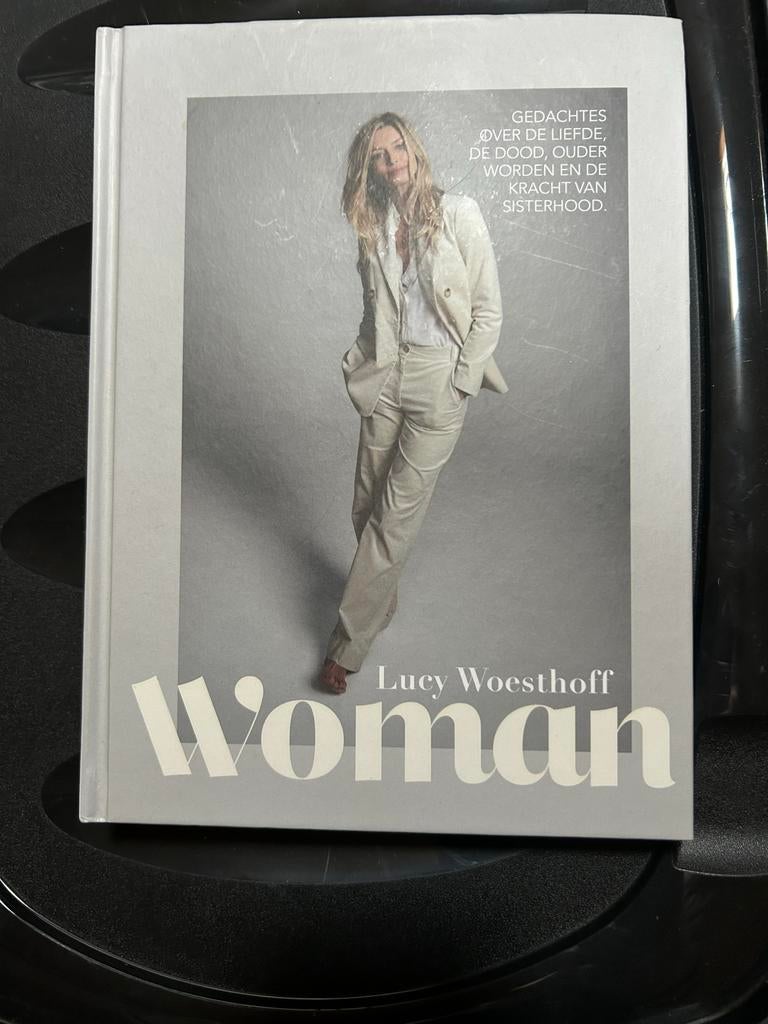 Woman - Lucy Woesthoff (Gedachten over liefde, dood, ouder), Boeken, Verzenden, Zo goed als nieuw, Nederland