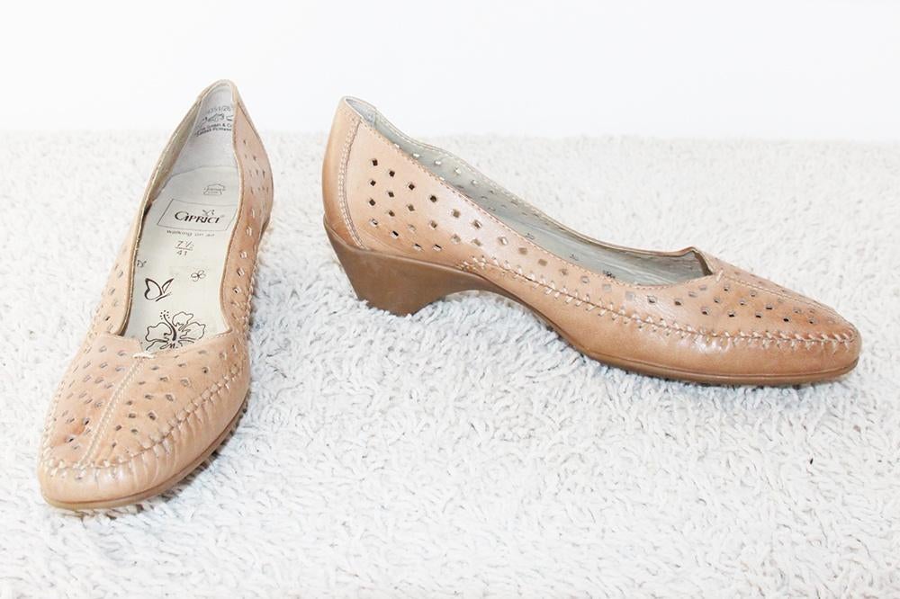 Prachtige Leren Caprice Schoenen -s16 (Maat 7½/41) € 40,-, Pumps, Overige kleuren, Ophalen of Verzenden, Zo goed als nieuw