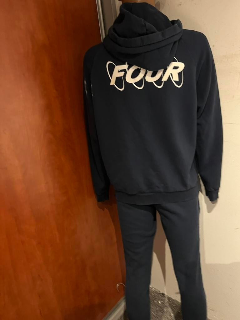 FOUR Amsterdam joggingpak capuchon broek hoodie xs, Kleding | Heren, Sportkleding, G, G, Ophalen of Verzenden, Zo goed als nieuw
