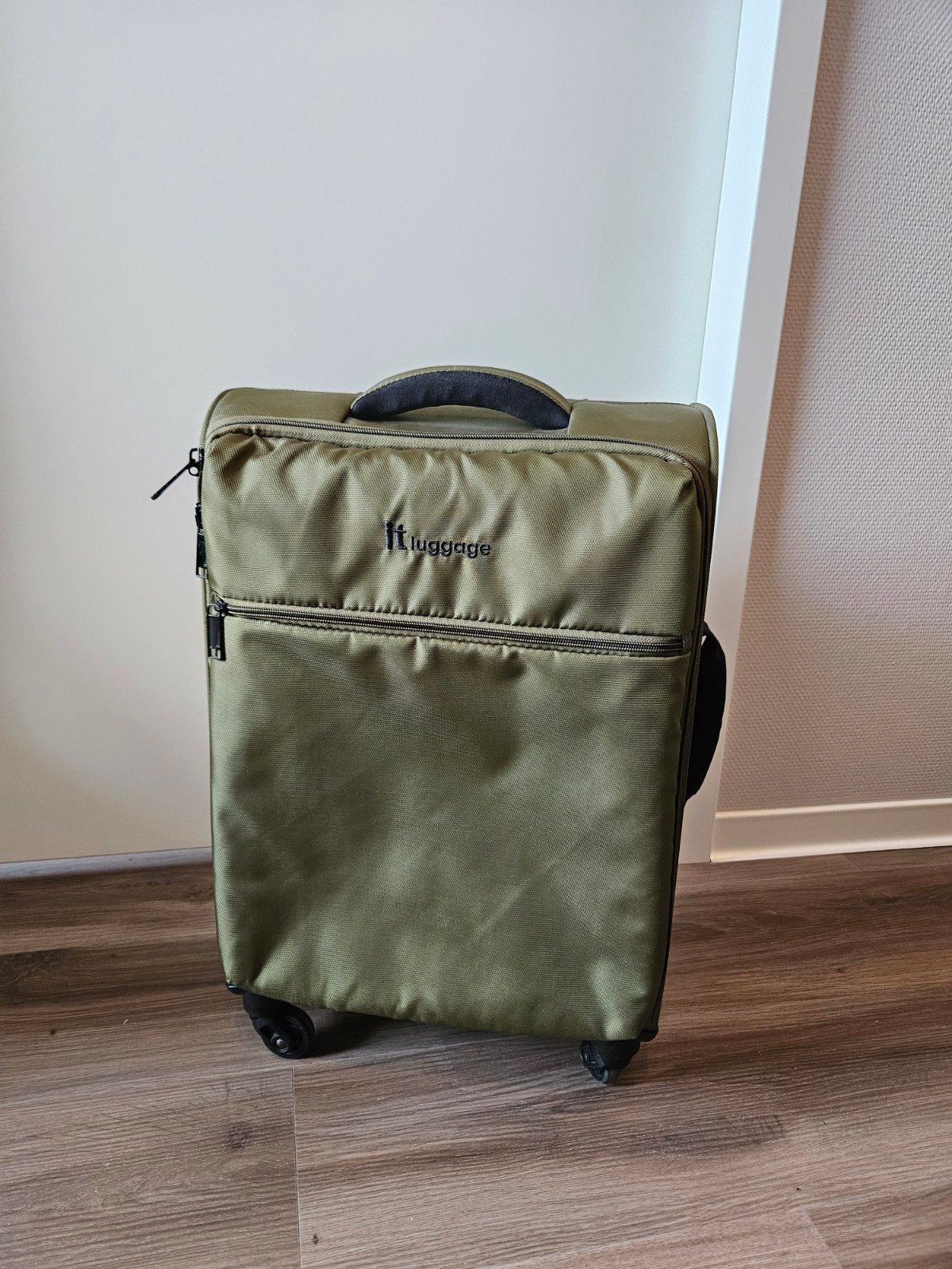 IT Luggage handbagagekoffer 55x36x20 cm – ultralicht, Wieltjes, Gebruikt, 20 tot 30 cm, Minder dan 40 cm