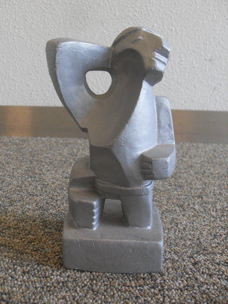 abstract beeldje man met hammer gesigneerd, Ophalen of Verzenden, Beeld, Abstract, Grijs