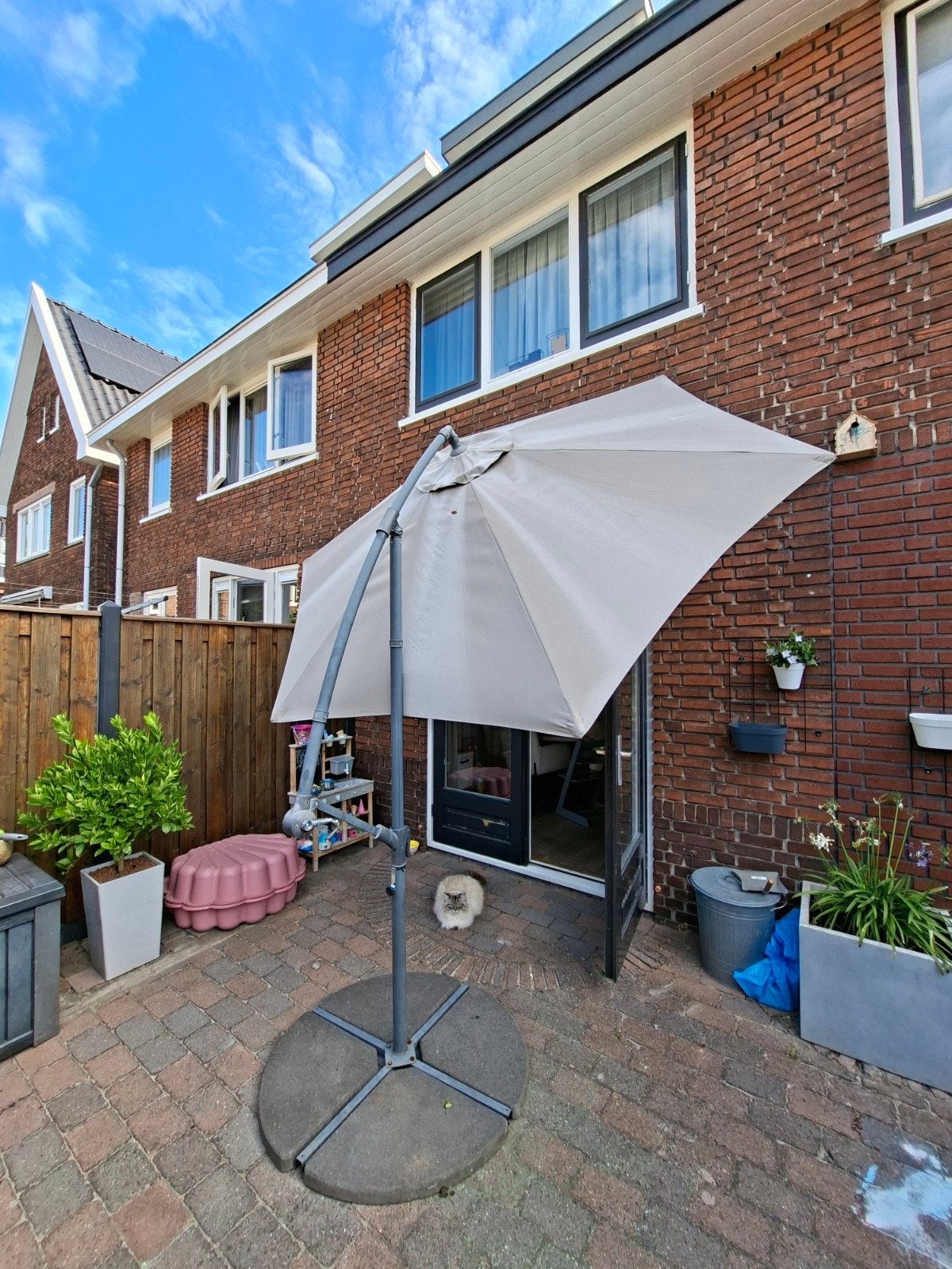 Parasol met tegels, Tuin en Terras, Ophalen, Gebruikt, Zweefparasol