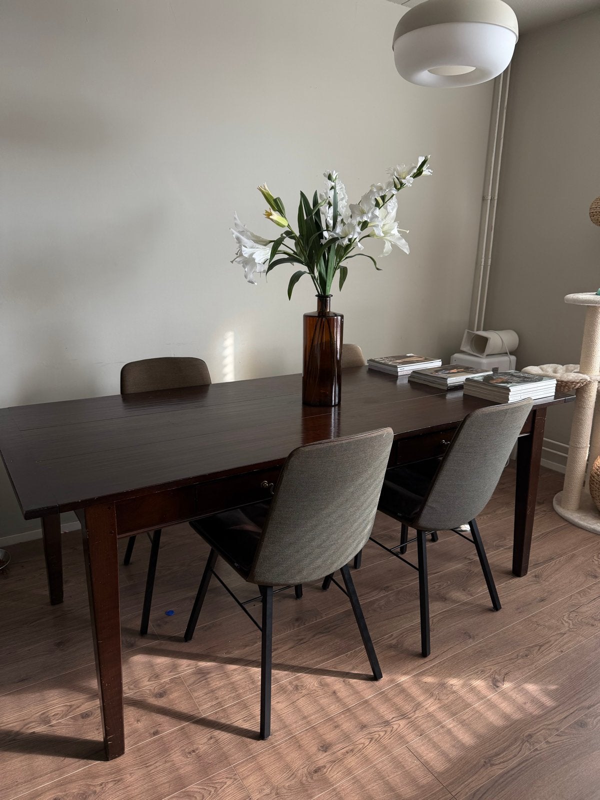 Eetkamer set van 4 KFF eetkamerstoelen + houten eettafel