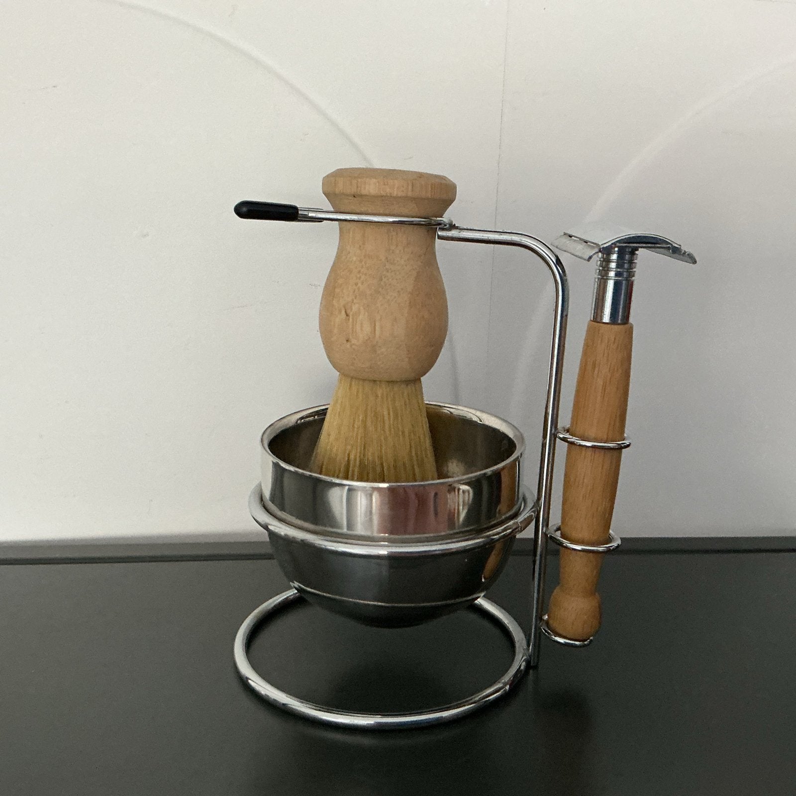 Scheerset met kwast, kom en houder, Ophalen of Verzenden, Gebruikt, Overige typen