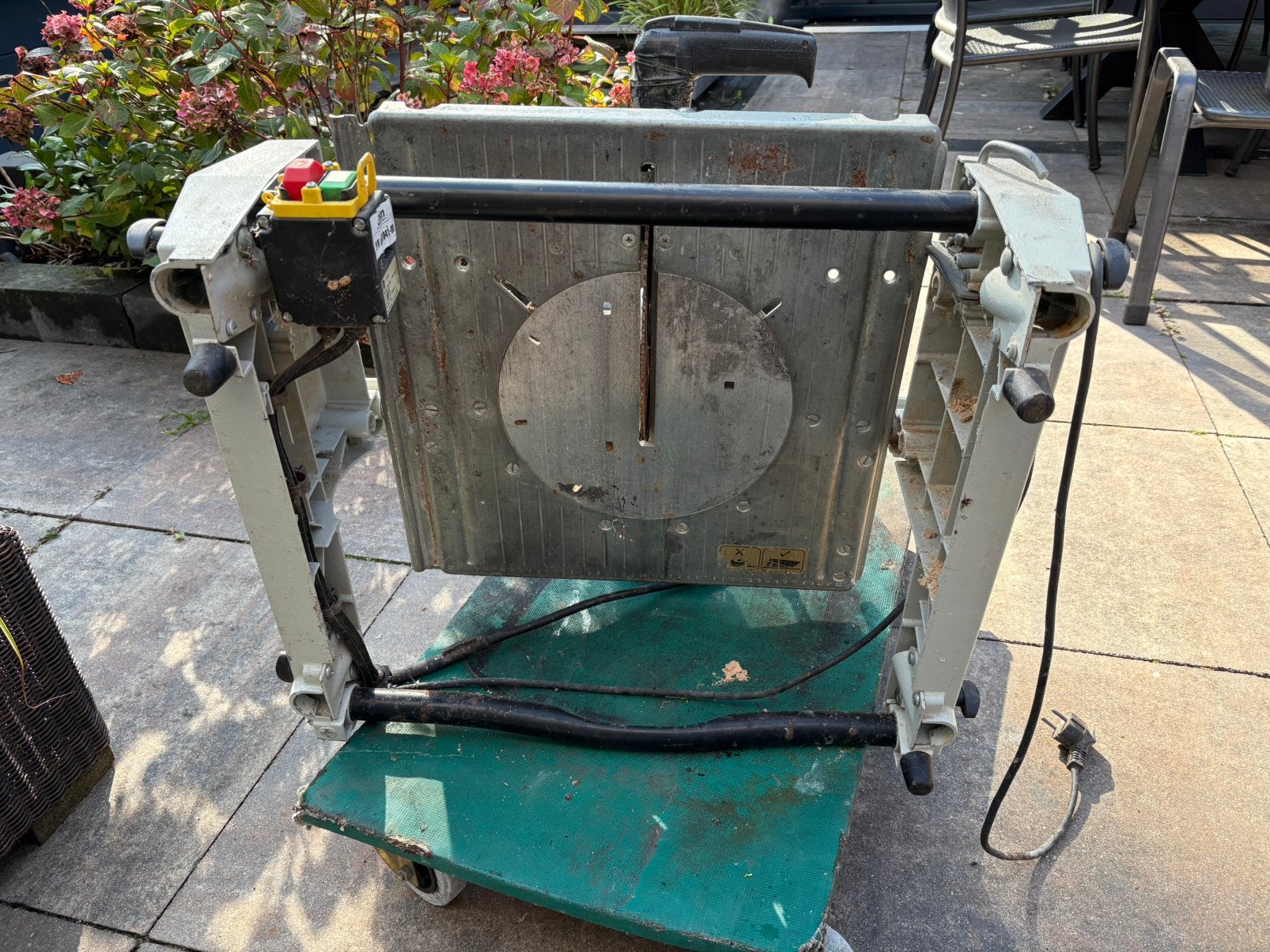 ELU flipover Zaagtafel, relatief nieuw zaagblad + geleider, Doe-het-zelf en Verbouw, Gereedschap | Zaagmachines, Ophalen, 1200 watt of meer