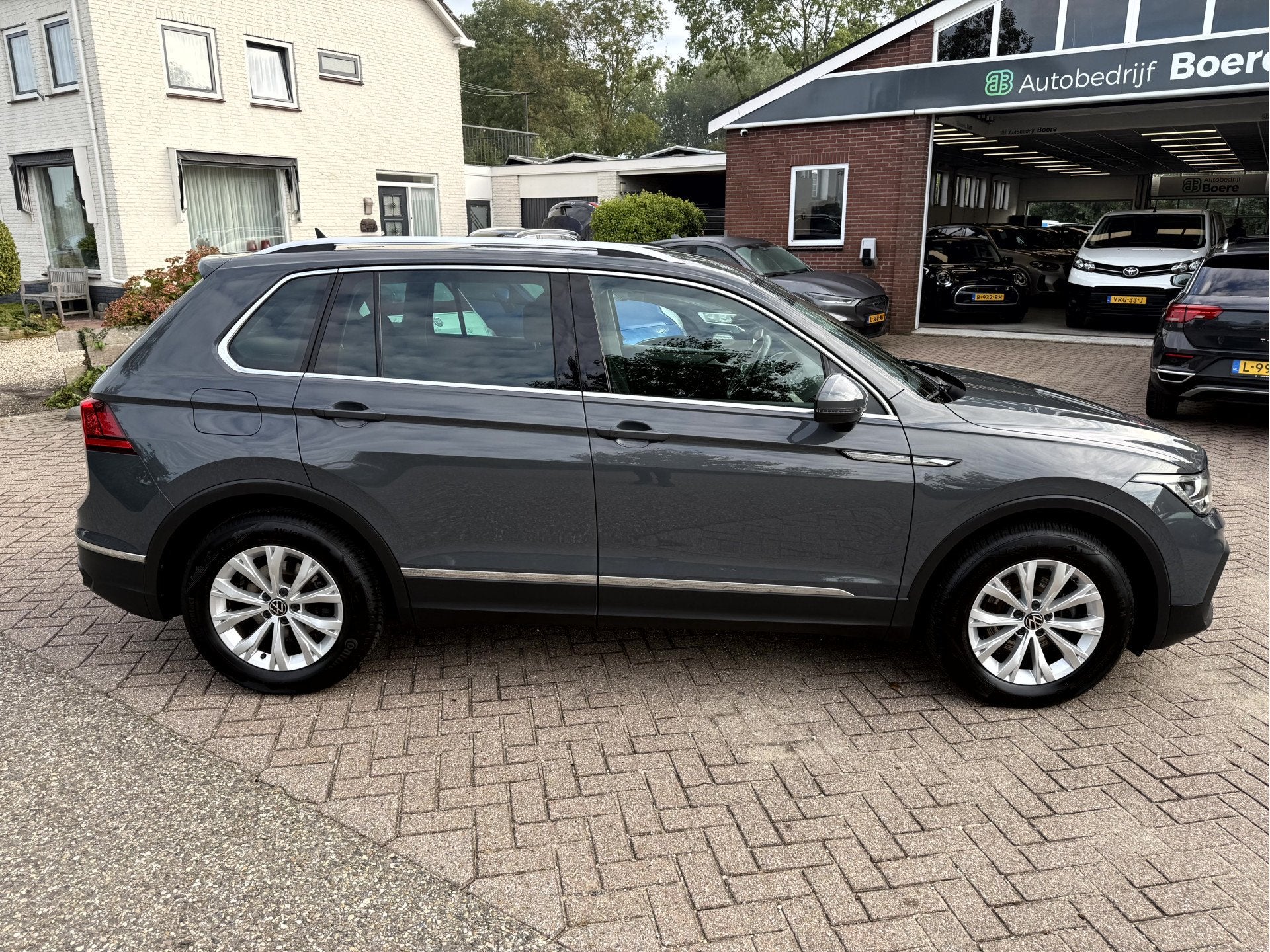 Volkswagen Tiguan 1.5 TSI Life Business Winterpakket, Trekha, Voorwielaandrijving, Stof, Euro 6, 4 cilinders