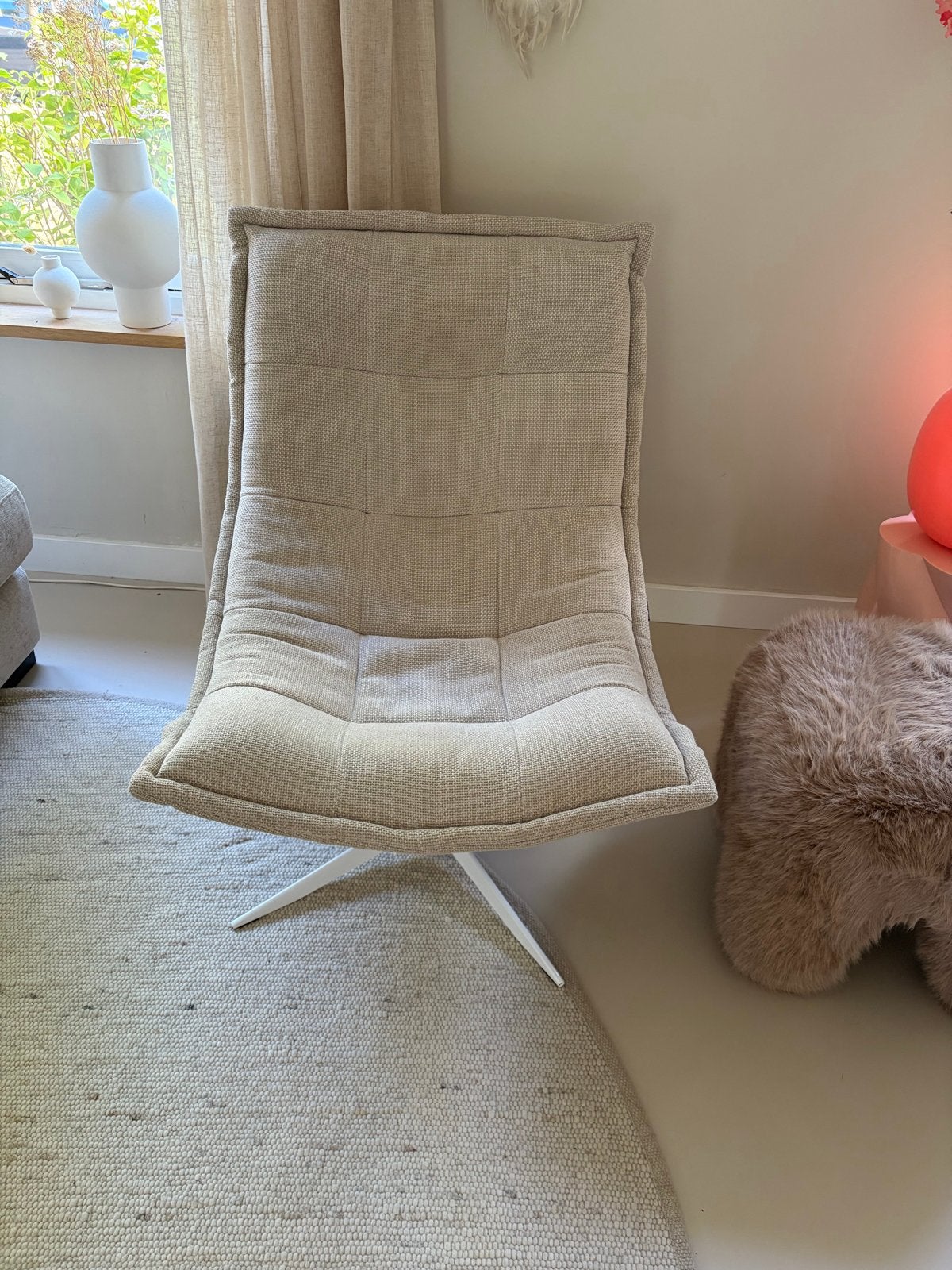 Bodilson fauteuil, beige stof, draaibaar onderstel, Huis en Inrichting, Ophalen, 75 tot 100 cm, Zo goed als nieuw, Stof