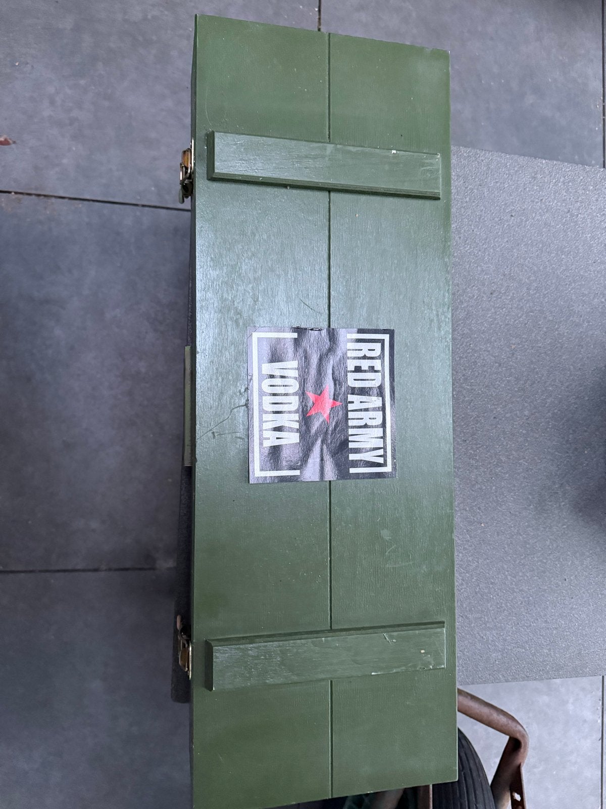 Red Army Vodka Kist, Ophalen of Verzenden