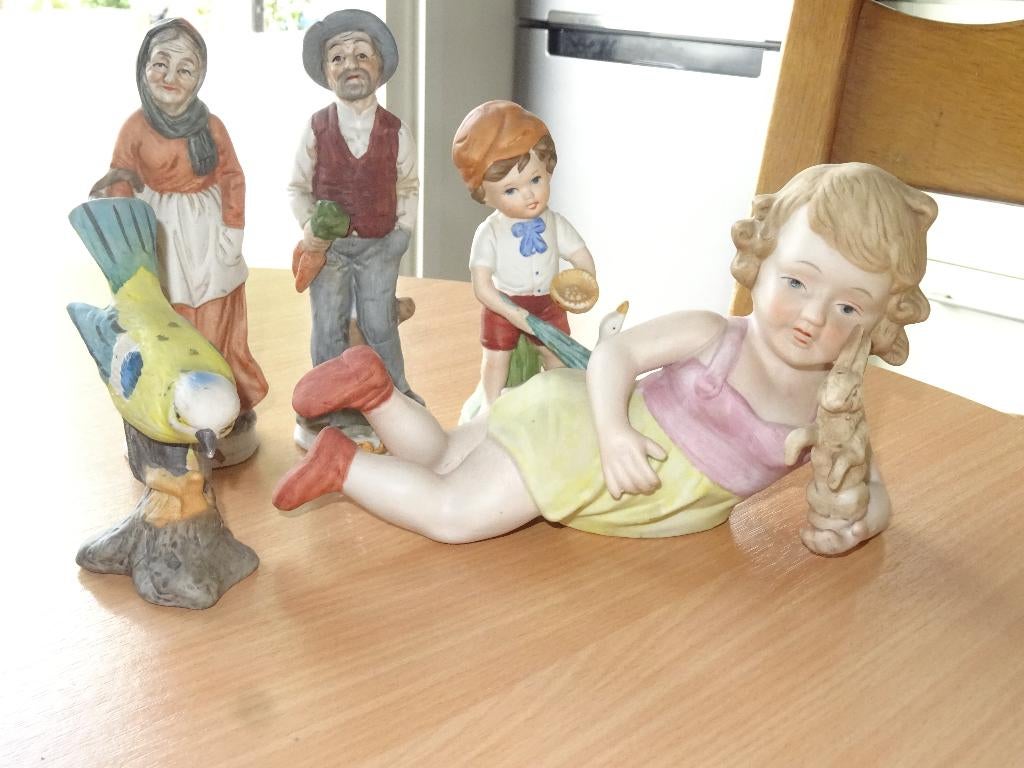 5 Porseleinen Beeldjes., Verzamelen, Beelden en Beeldjes, Ophalen of Verzenden, Zo goed als nieuw, Mens