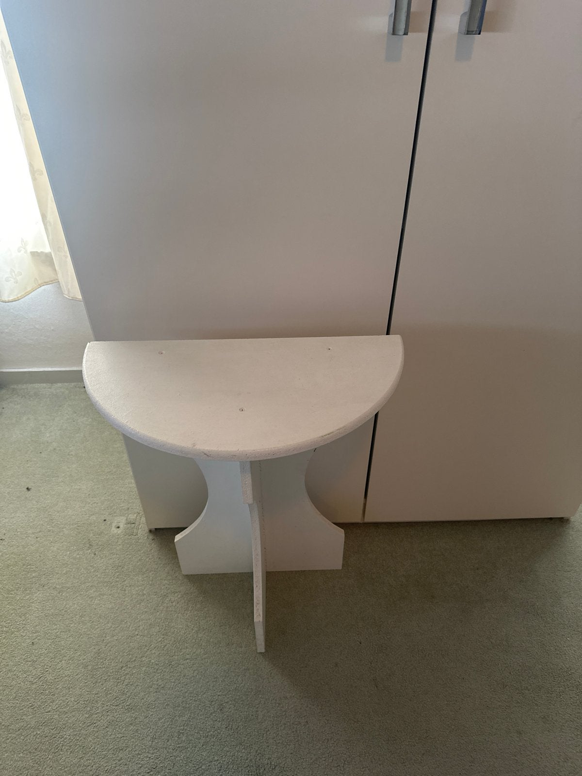 Gratis halfronde bijzettafel - Ophalen in Helmond, Gebruikt, 55 tot 75 cm, Overige vormen, Hout