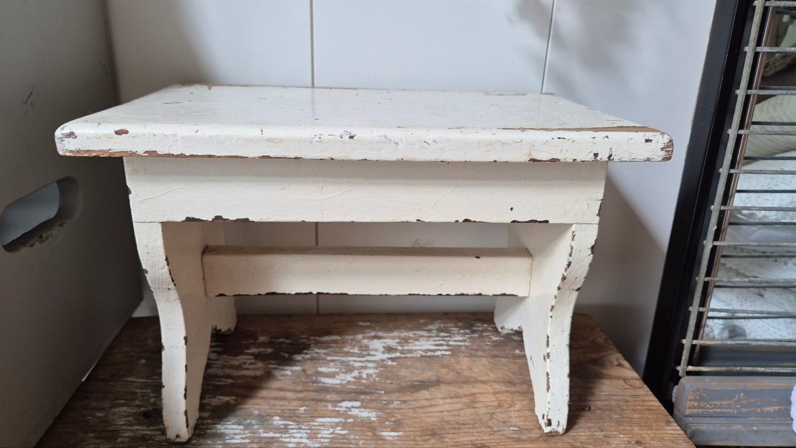 Oud houten shabby krukje - wit, Antiek en Kunst, Ophalen of Verzenden