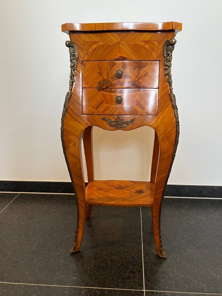 Prachtig Louis XV stijl marqueterie tafelkastje, Ophalen