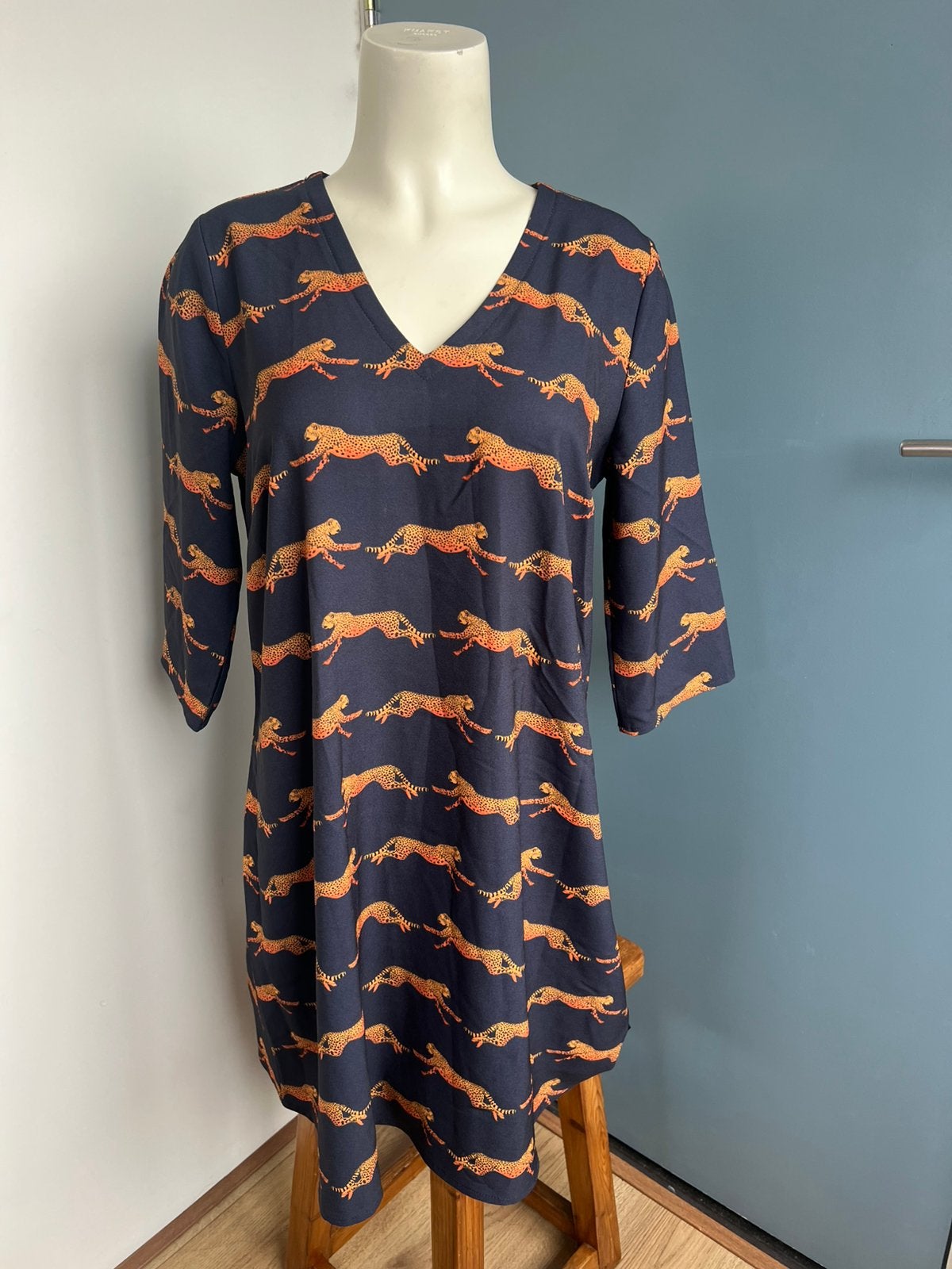 Je m’appelle l donkerblauw oranje luipaard, Kleding | Dames, Jurken, Blauw, Maat 42/44 (L), Ophalen of Verzenden, Zo goed als nieuw