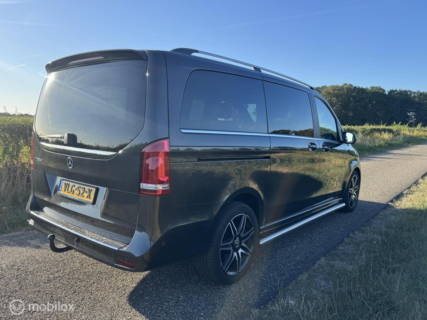 Foto 8 van Mercedes V-klasse 250d 9G Lang Amg burmester led 19'' 360cam