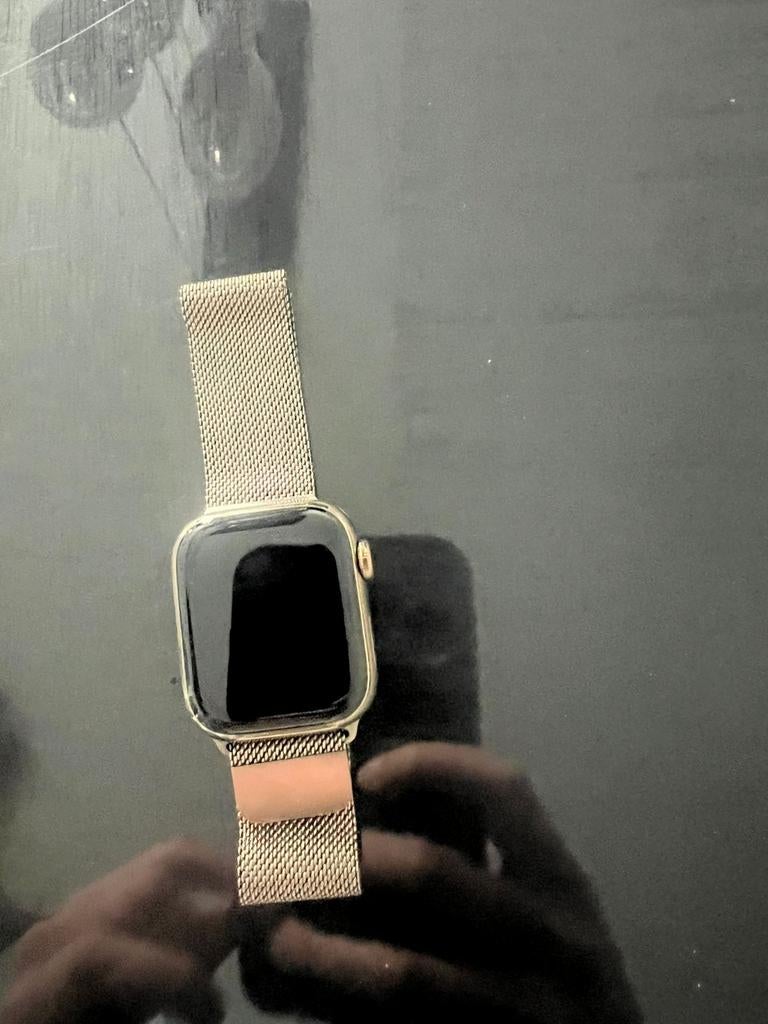 Apple watch, Sieraden, Tassen en Uiterlijk, Smartwatches, Geel, IOS, Ophalen of Verzenden, Zo goed als nieuw