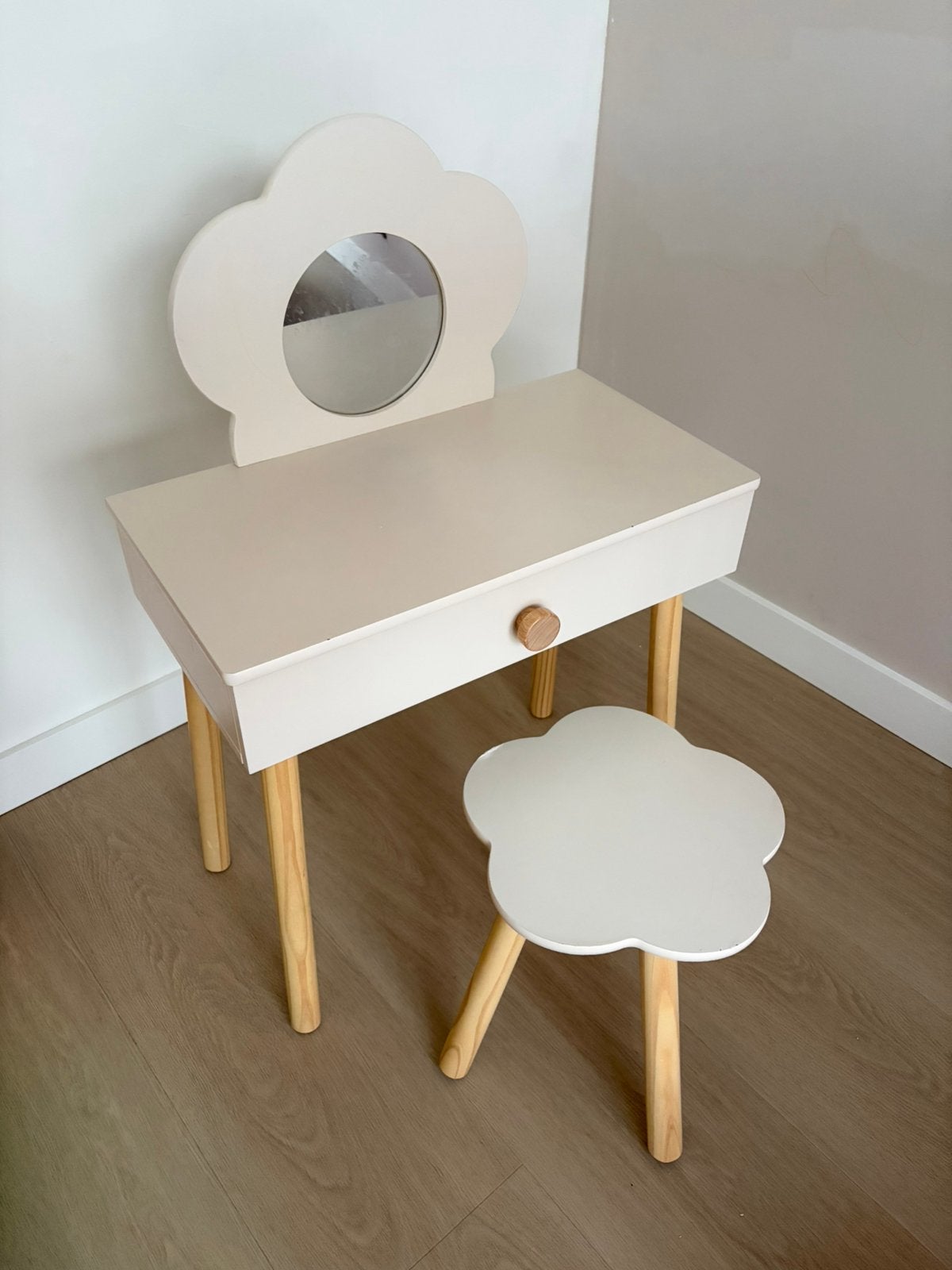 Petite Amelie kinder kaptafel met krukje, Ophalen, Zo goed als nieuw
