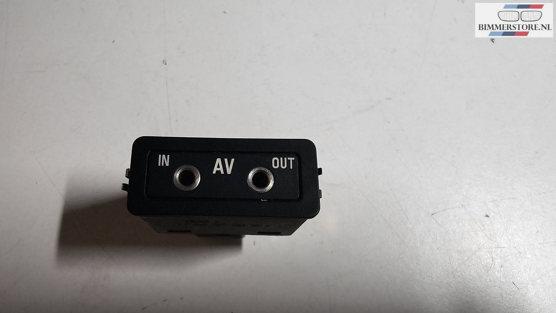 Av in Out aansluiting BMW 5 / 7 / X5 serie E60 E61 E38 E53 6, Auto diversen, Autoradio's, Gebruikt, -, -, Ophalen of Verzenden