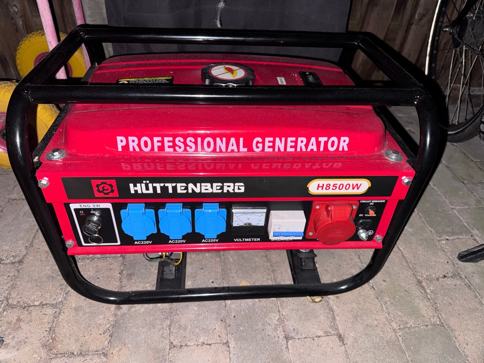Hüttenberg H8500W Professional Generator - Nieuw met toebeho, Doe-het-zelf en Verbouw, Ophalen, Nieuw, Minder dan 5 kVA, Benzine