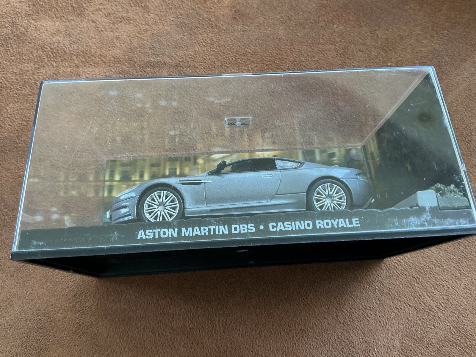 Aston Martin DBS Casino Royale modelauto in vitrinebox, Ophalen, Nieuw, Auto, Overige merken