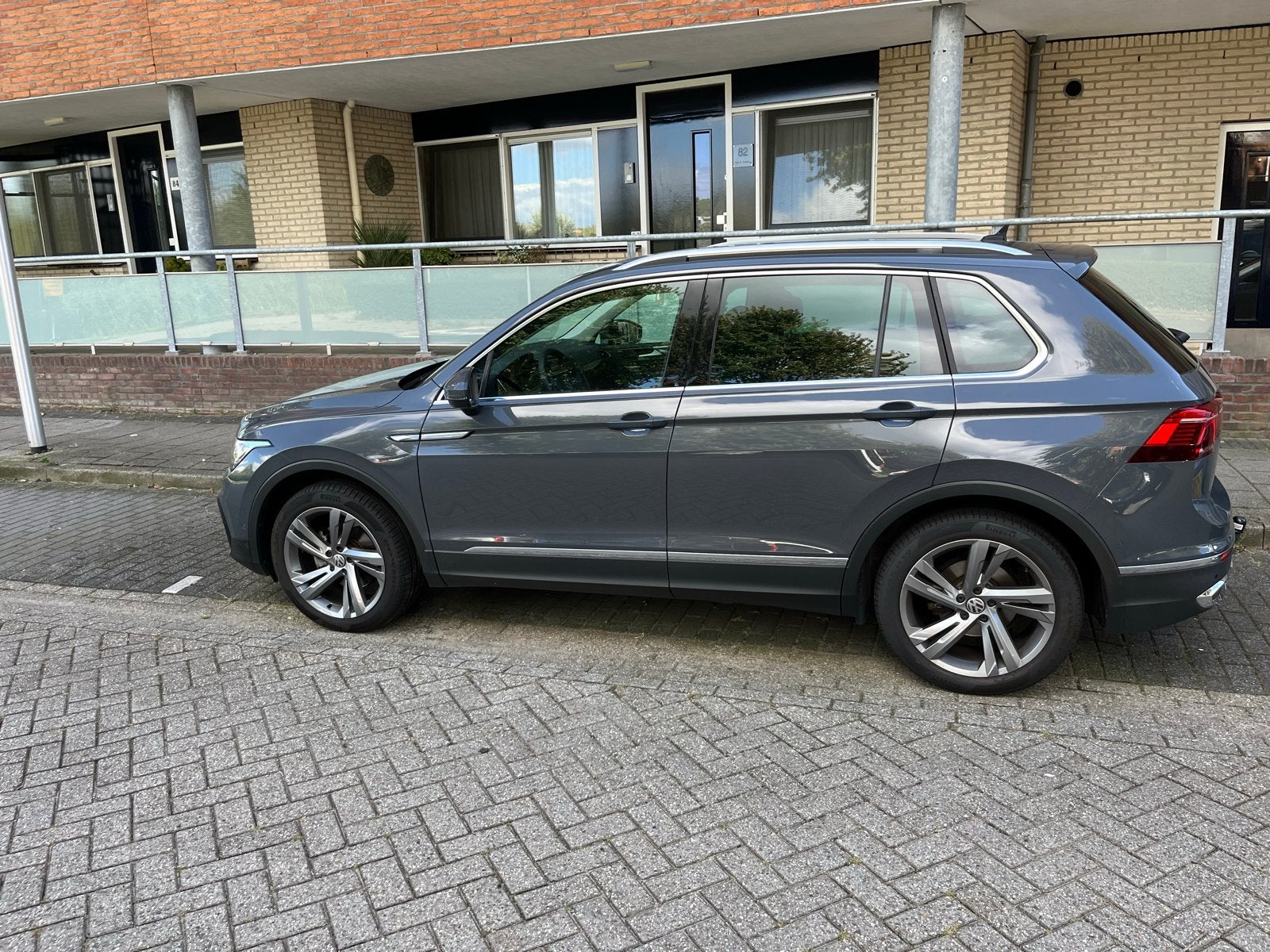 Volkswagen Tiguan ELEGANCE 1.5 TSI 150pk DSG 2022 Grijs, 4 cilinders, 1436 kg, 75 €/maand, Particulier