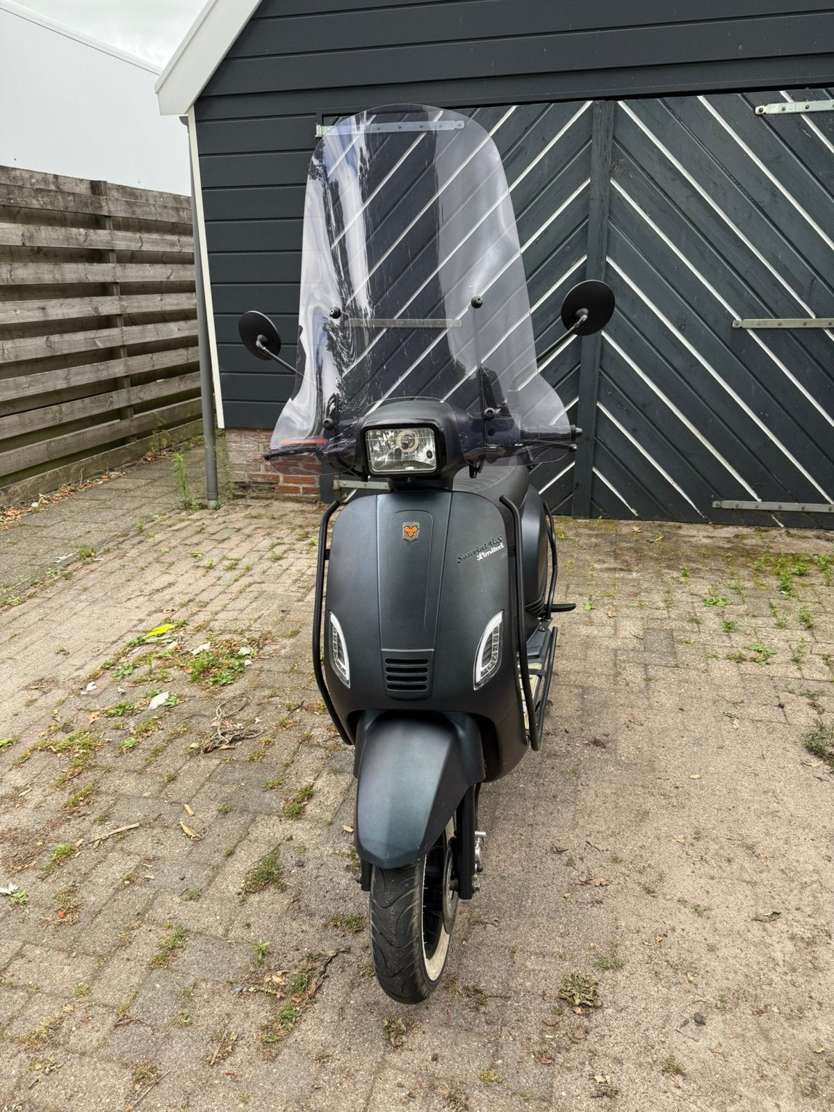 LA SOURIS SOURINI RS LIMITED, Ophalen, Zo goed als nieuw, Benzine