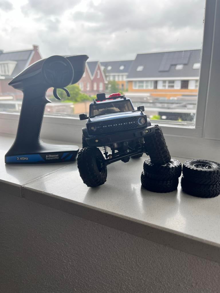 Axial RC Auto Ford Bronco 1:24, Elektro, Auto offroad, Ophalen of Verzenden, Zo goed als nieuw
