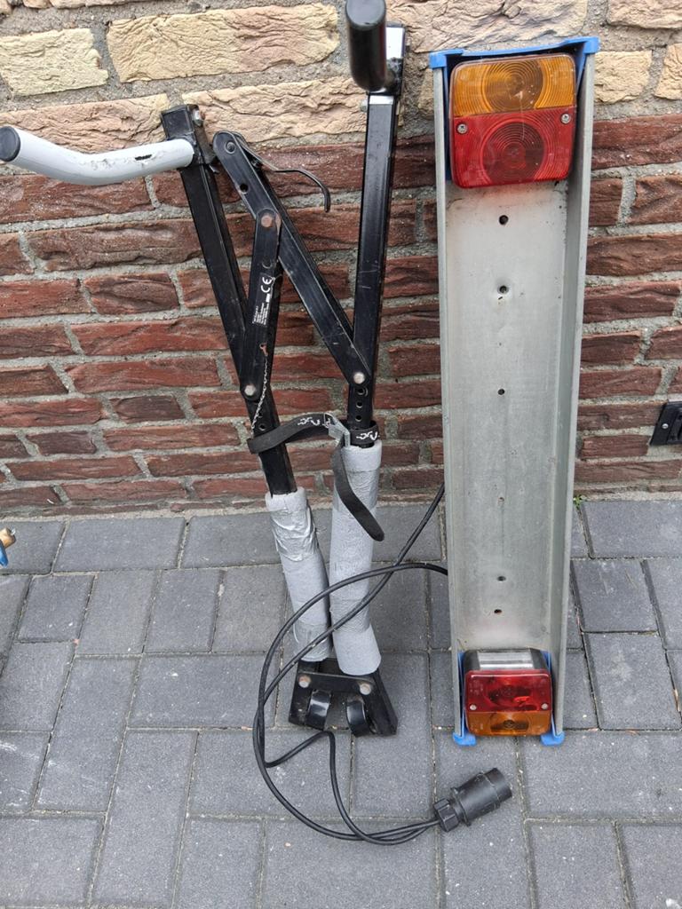 Fietsendrager met verlichtingsbalk, Auto diversen, Fietsendragers, Ophalen of Verzenden, Zo goed als nieuw, Dakdrager