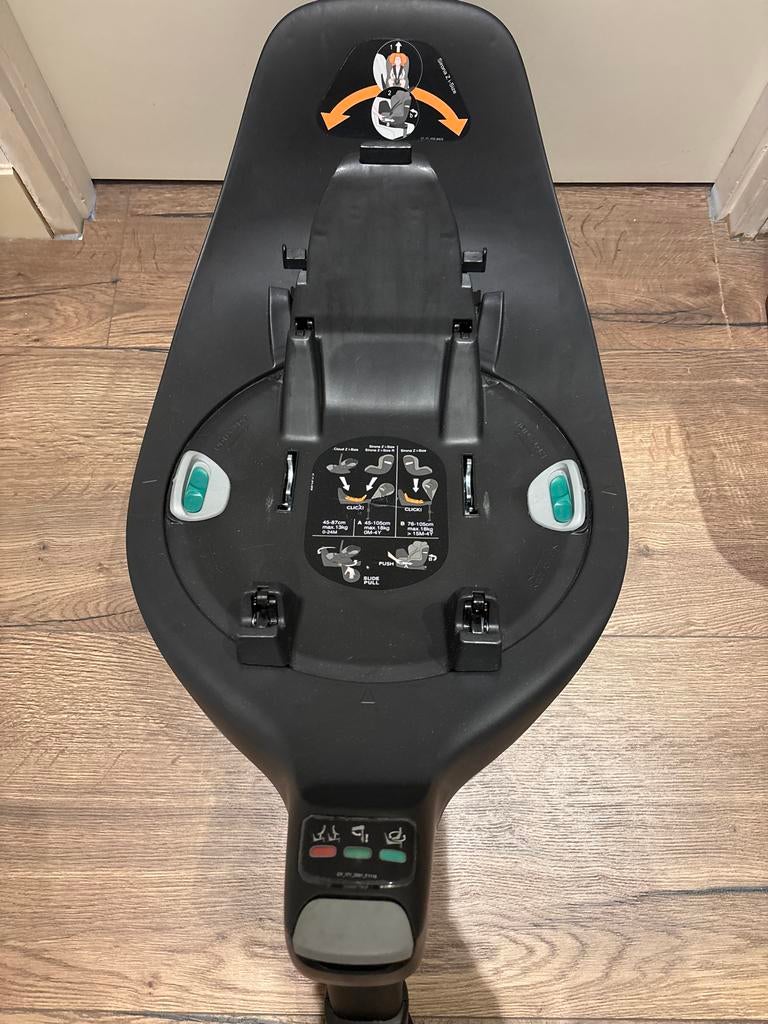 Cybex Base Z Black, Kinderen en Baby's, Autostoeltjes, Gebruikt, 0 t/m 18 kg, Verstelbare rugleuning, Isofix