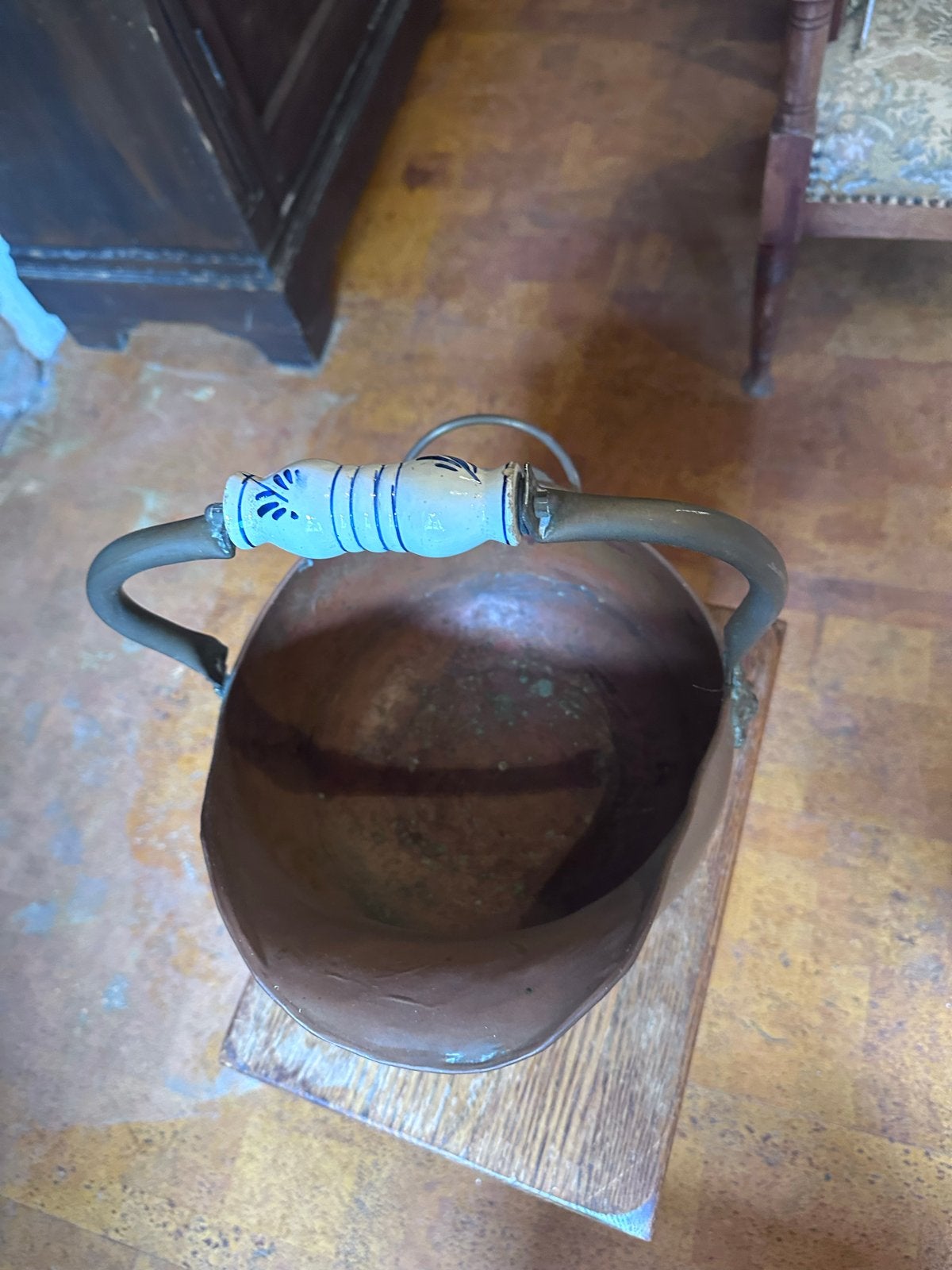 Antieke Koperen Kolenemmer met Delfts Blauw Handvat, Ophalen