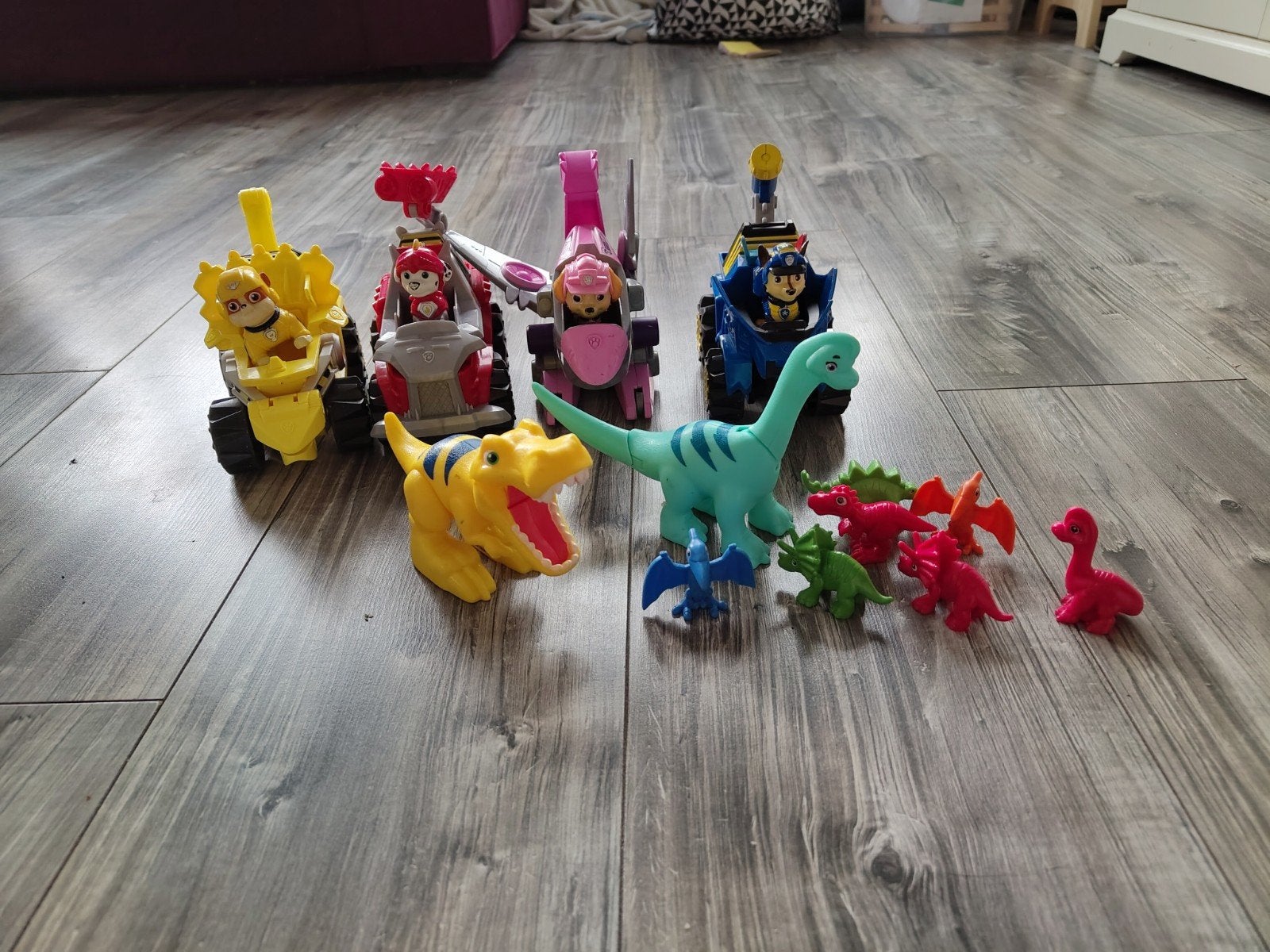4 PawPatrol auto's dino stijl, Kinderen en Baby's, Ophalen of Verzenden, Gebruikt, Jongen of Meisje