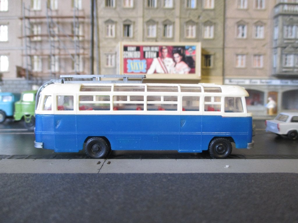 1954 -1973 Ikarus 311 DDR touringcar / stadsbus blauw, Ophalen of Verzenden, Nieuw, Bus of Vrachtwagen, Overige merken
