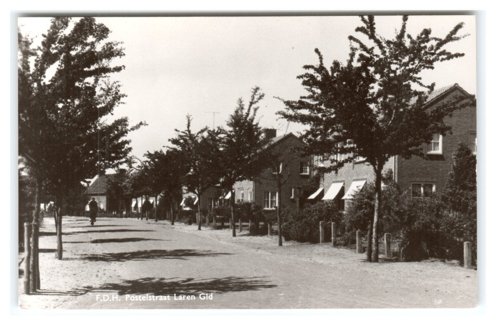 Laren, F.D.H. Postelstraat, Ophalen of Verzenden, 1960 tot 1980, Ongelopen, Gelderland