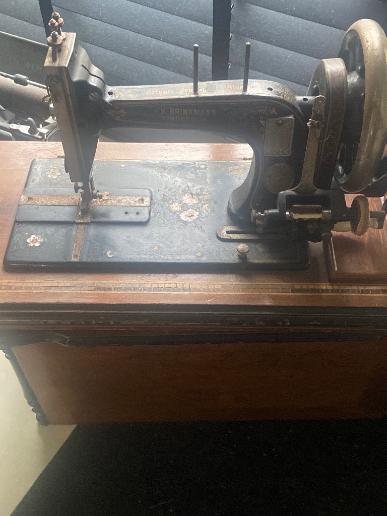Naaimachine antiek, Ophalen