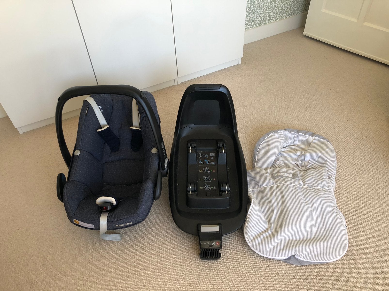 Maxi Cosi Pebble Plus + isofix 2wayfix, Ophalen, Zo goed als nieuw, Isofix, 0 t/m 13 kg