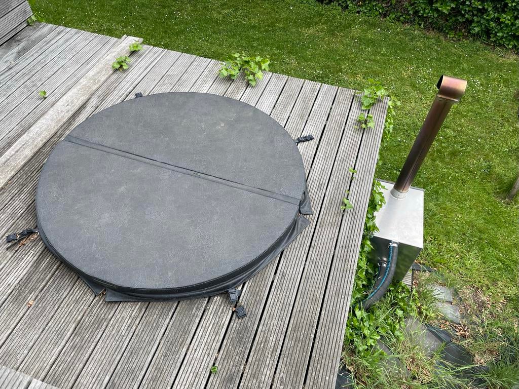 Hot Tub met Houtkachel en Afdekking - Kunstvezel Bad, Tuin en Terras, Ophalen, Gebruikt, Afdekzeil, Inbouw