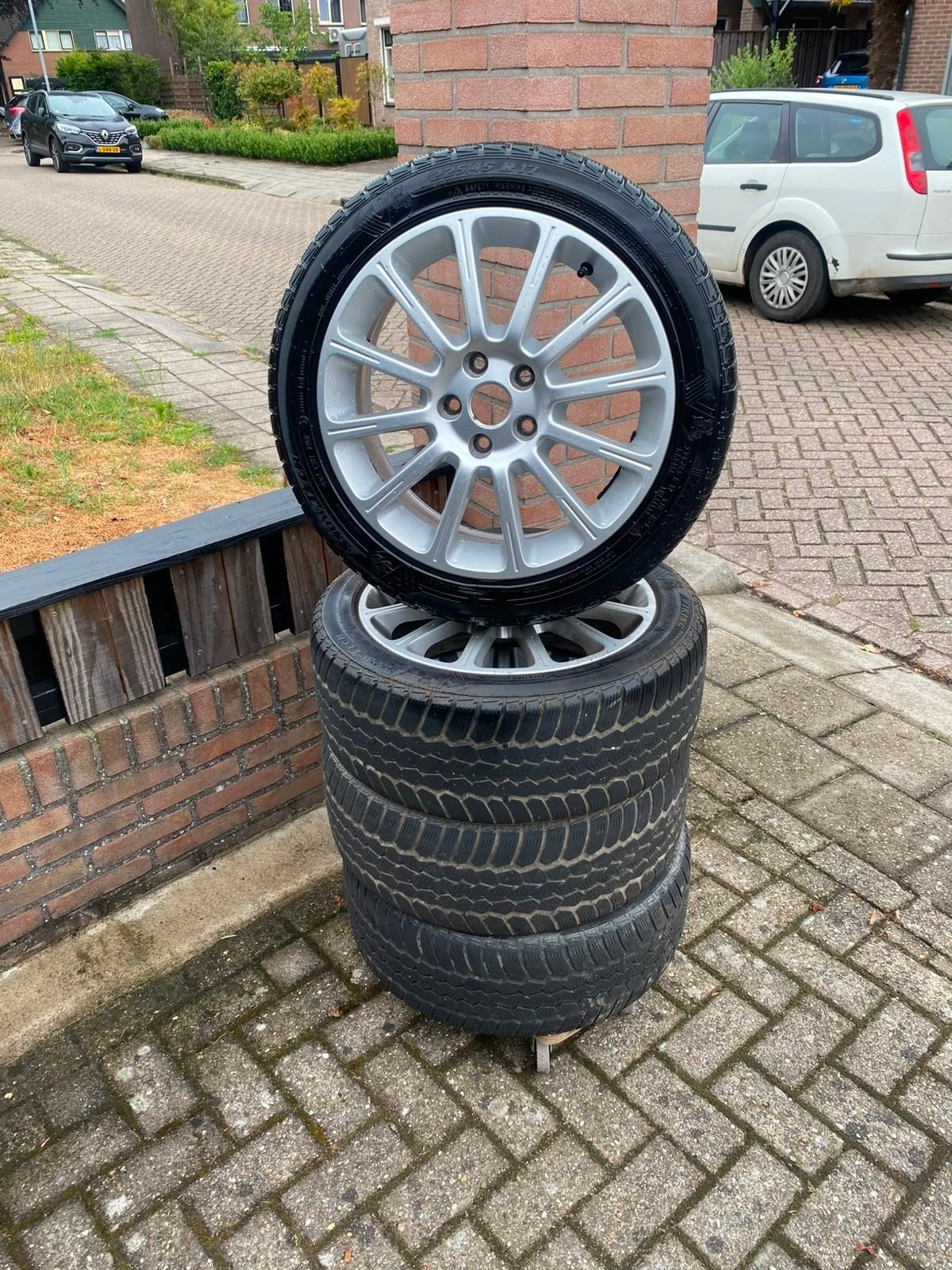 Set Renault sport velgen 17 inch met winterbanden, Ophalen, Gebruikt, Renault