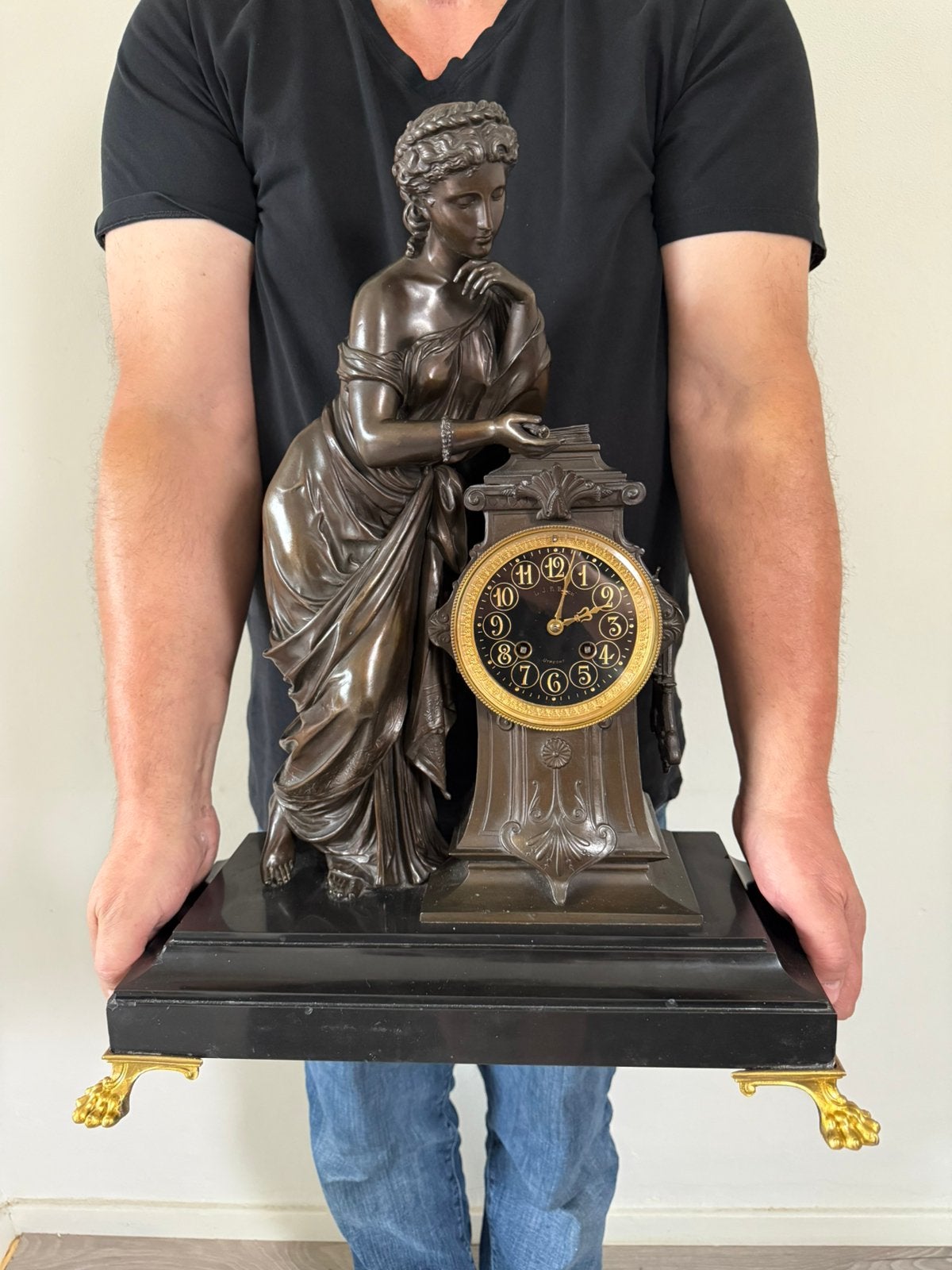 Zeer mooi klokkenstel met bronzen vazen ,, Ophalen