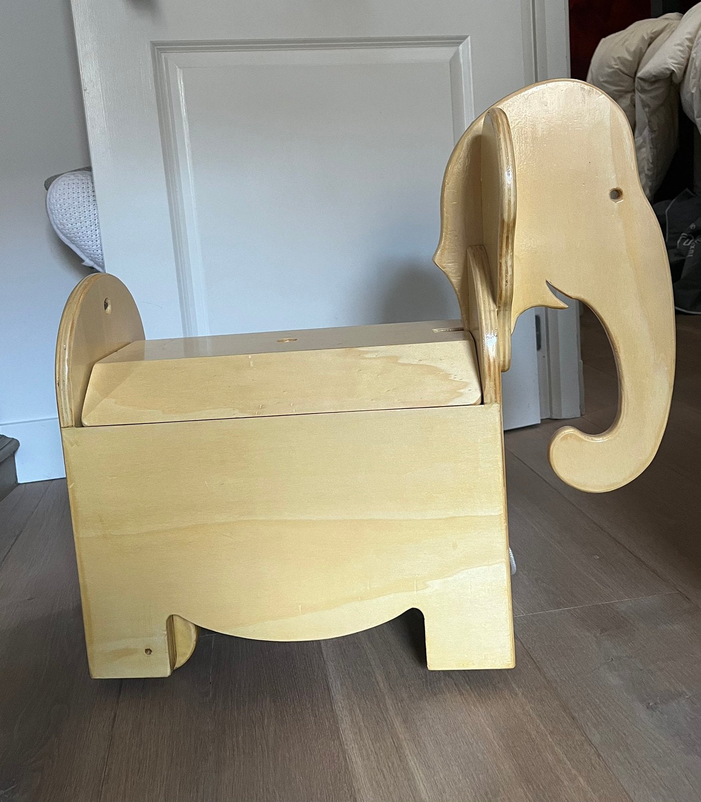 Olifant hout op wieltjes, Ophalen, Zo goed als nieuw