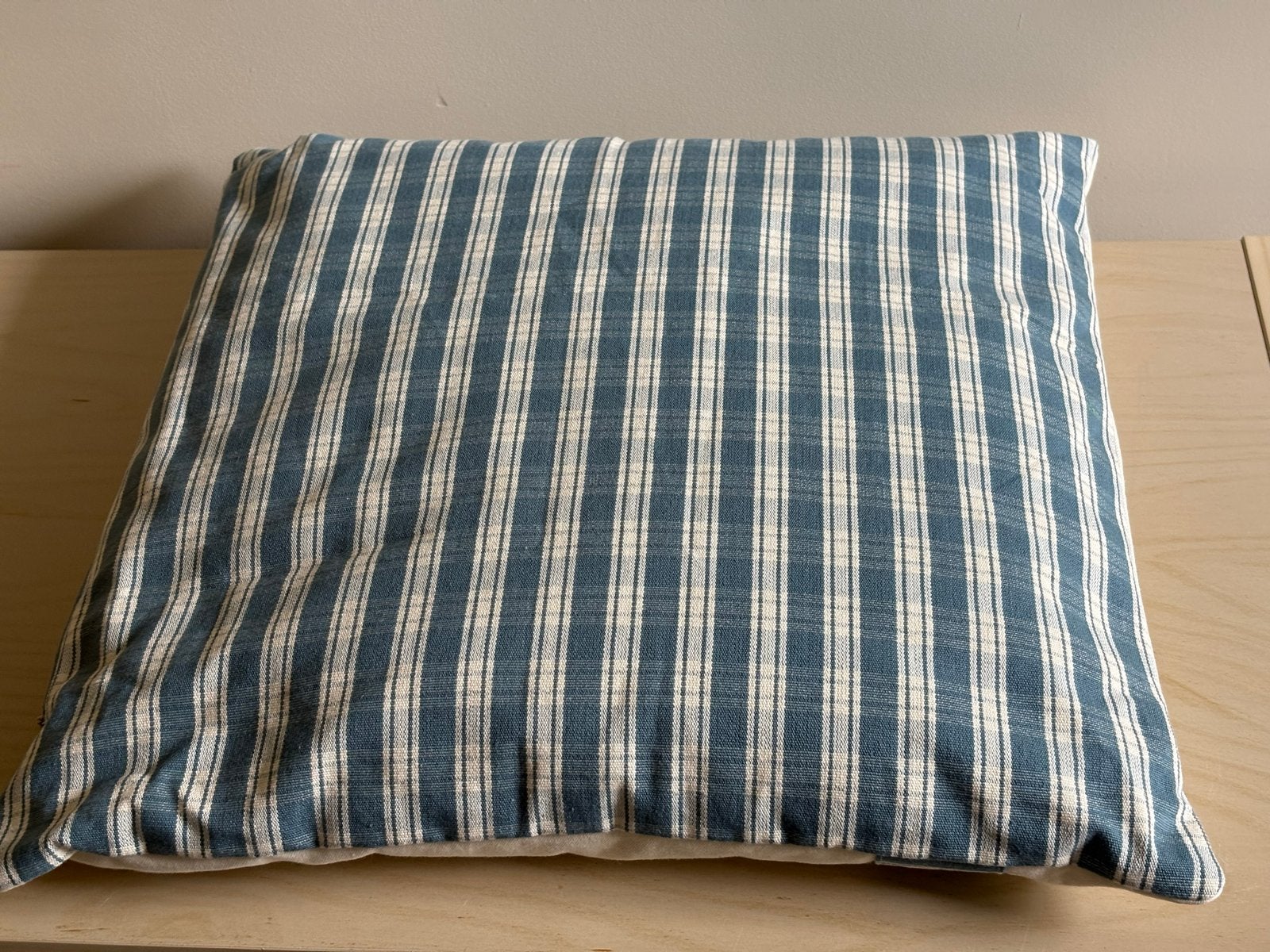 Nieuw vierkant kussen 40x40 cm met blauw/wit patroon, Blauw, Afneembare hoes, Vierkant, Nieuw