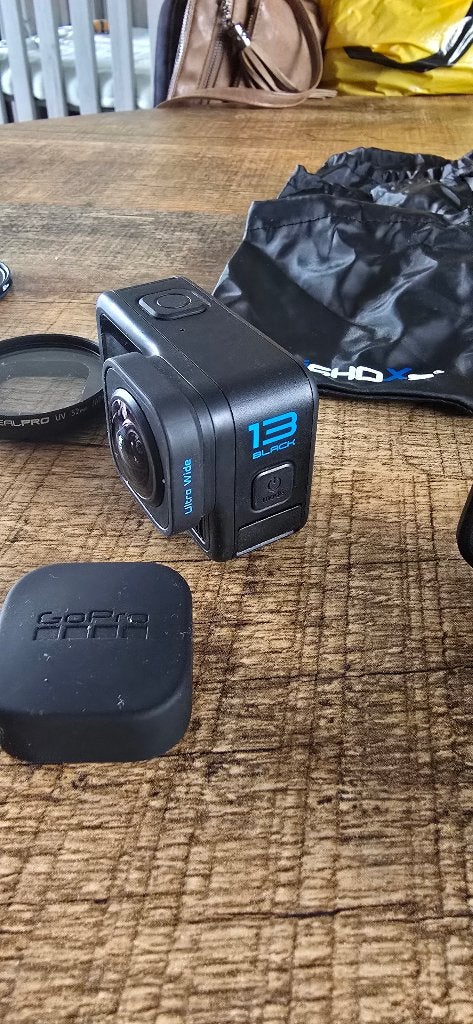 Gopro hero 13 + accessoires, Ophalen, Zo goed als nieuw, GoPro