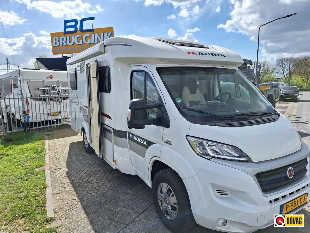 Adria Coral S 650 SF 2017 FRANSBED IN TOPSTAAT, Ringverwarming, Fiat, Bedrijf, Luifel
