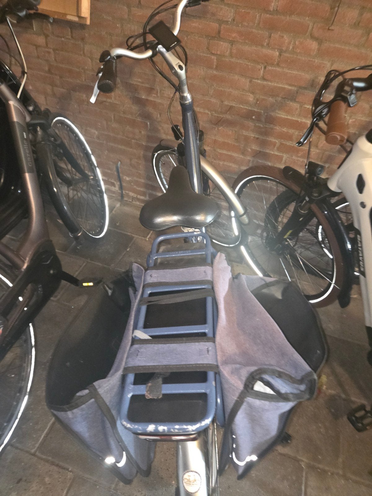 Vogue Basic elektrische fiets met fietstassen, Fietsen en Brommers, Ophalen of Verzenden