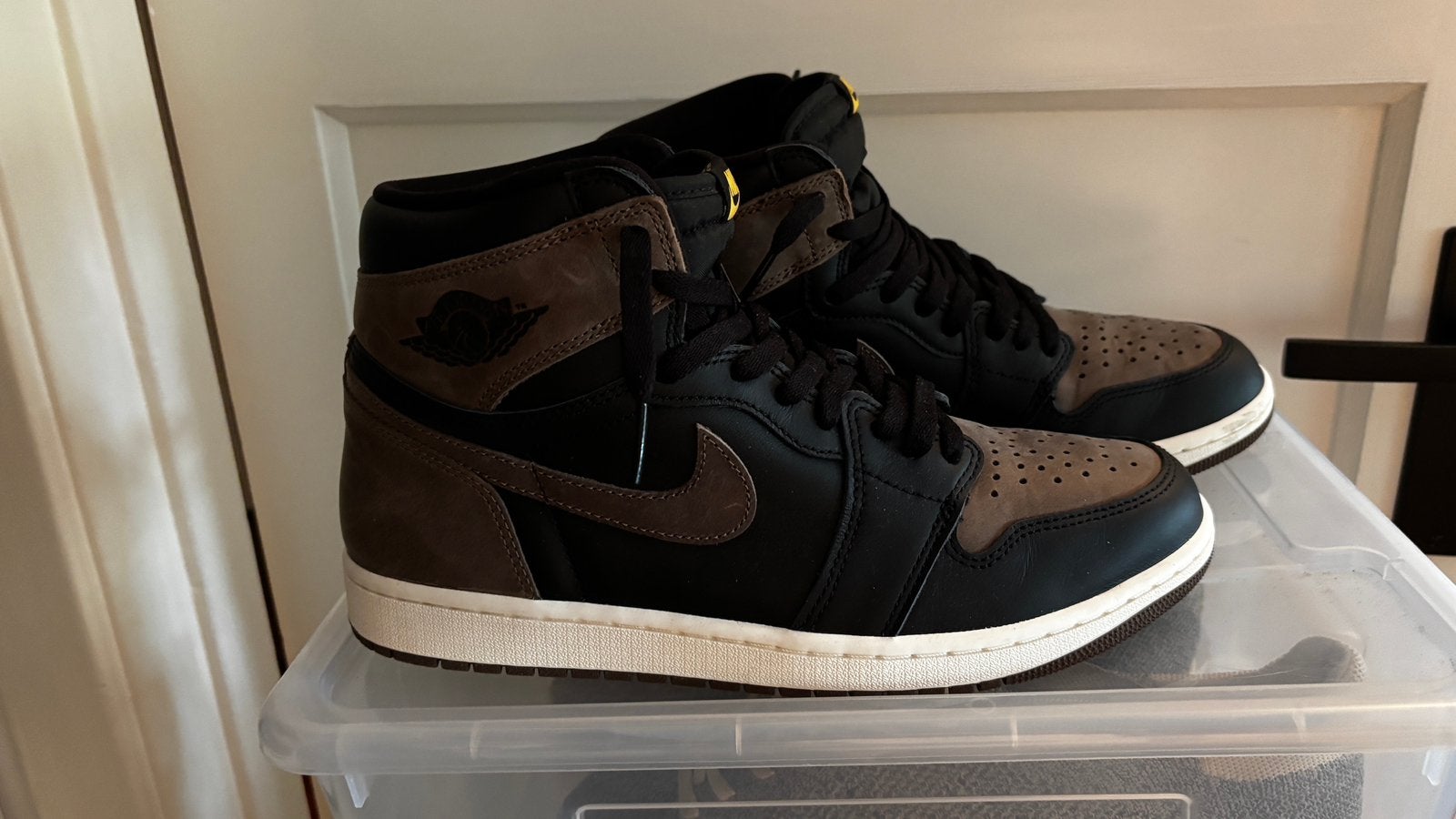Air Jordan 1 Retro High OG 'Palomino' 44,5, Kleding | Heren, Ophalen of Verzenden, Nieuw, Overige kleuren