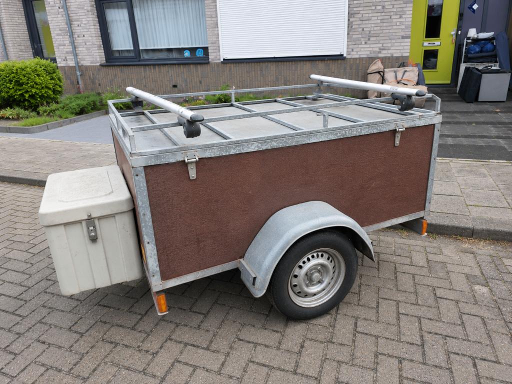 Bagage aanhanger met dakrails (zonder dakkoffer), Ophalen