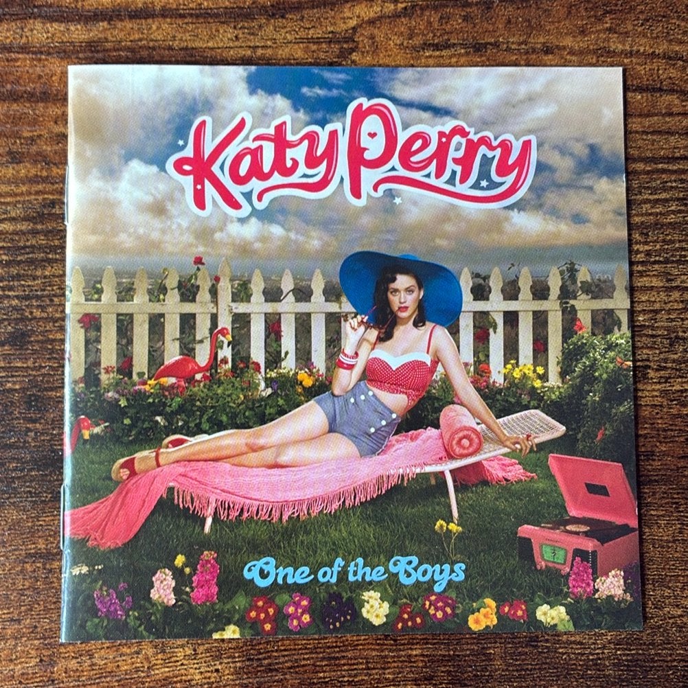 CD Katy Perry - One Of The Boys, Inclusief boekje, Ophalen of Verzenden, Zo goed als nieuw, Poprock